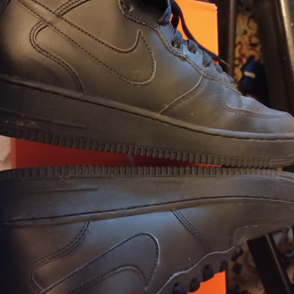 Nike AF-1 82 Mid (GS), Black/Black Big Kids 6.5Y (8 womens) - Picture 3 of 4